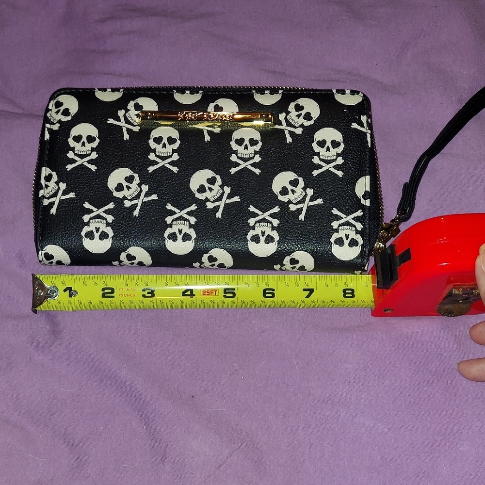 Betsey Johnson Black Wallet with White/Bone Skull Print and Gold Accents - Picture 7 of 7